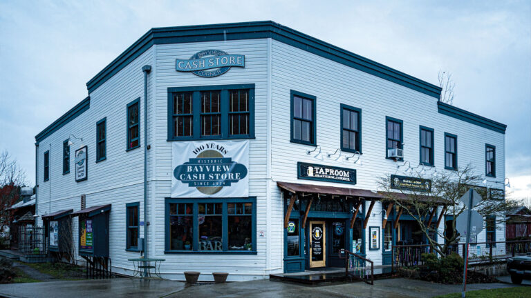 outside view of Bayview Cash Store